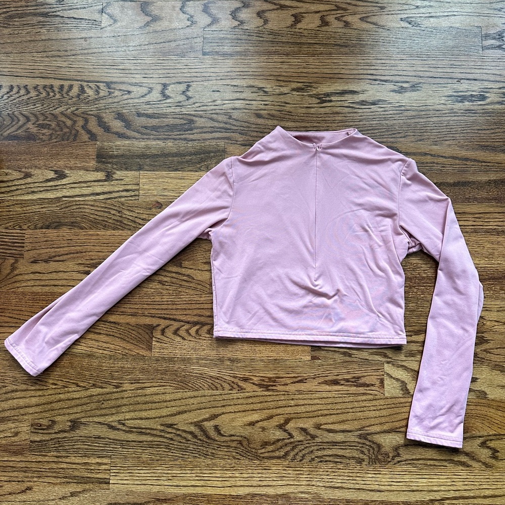 Pink crop workout top. Extremely comfy! M